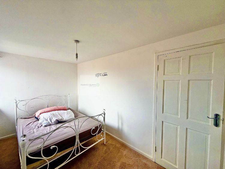 Property photo 1 of 5 Bed Room