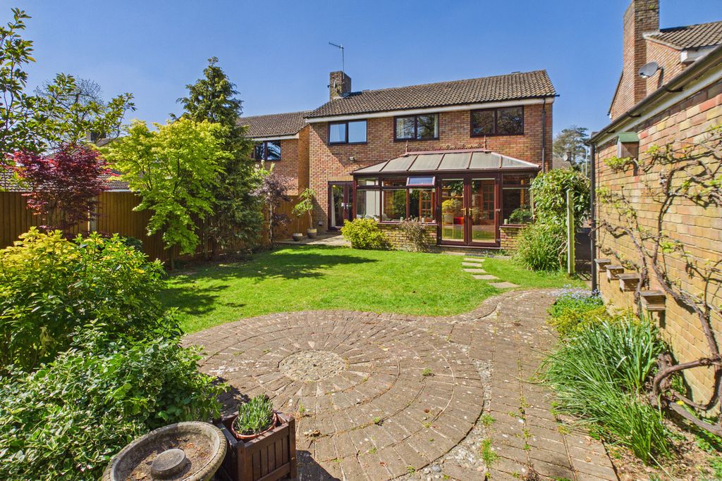 Property photo 1 of 31