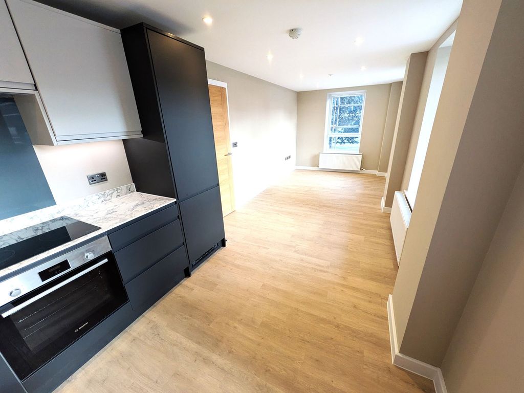 Property photo 1 of 9 Kitchen Towards Lounge