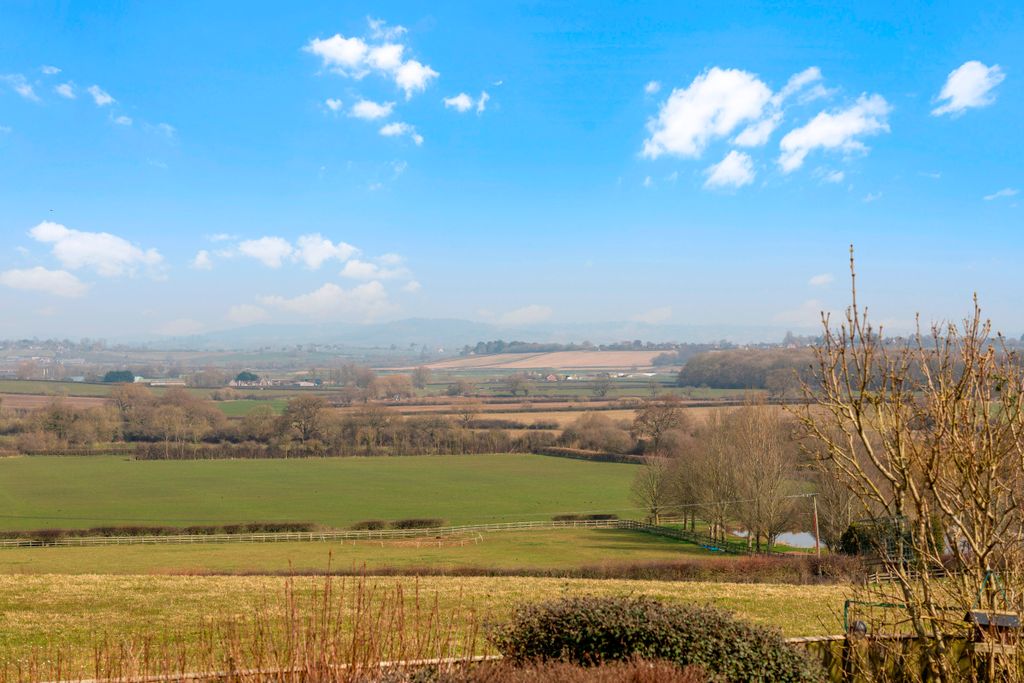 Property photo 3 of 25