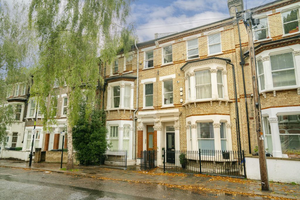 Property photo 1 of 17