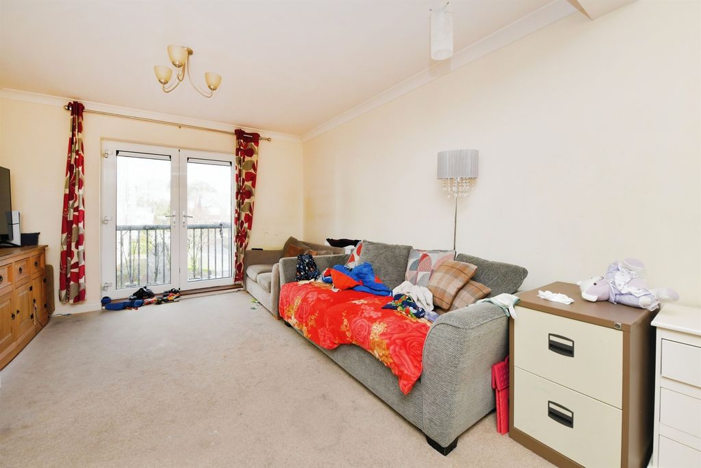 Property photo 3 of 17