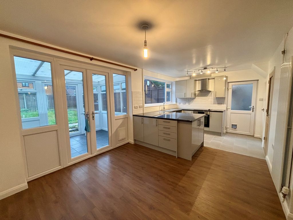 Property photo 2 of 11 Kitchen/Diner