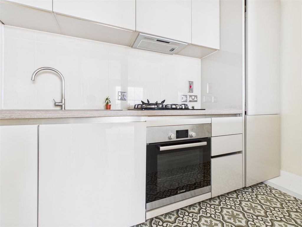 Property photo 3 of 7 Cam04311G0-Pr0076-Still002.Jpg