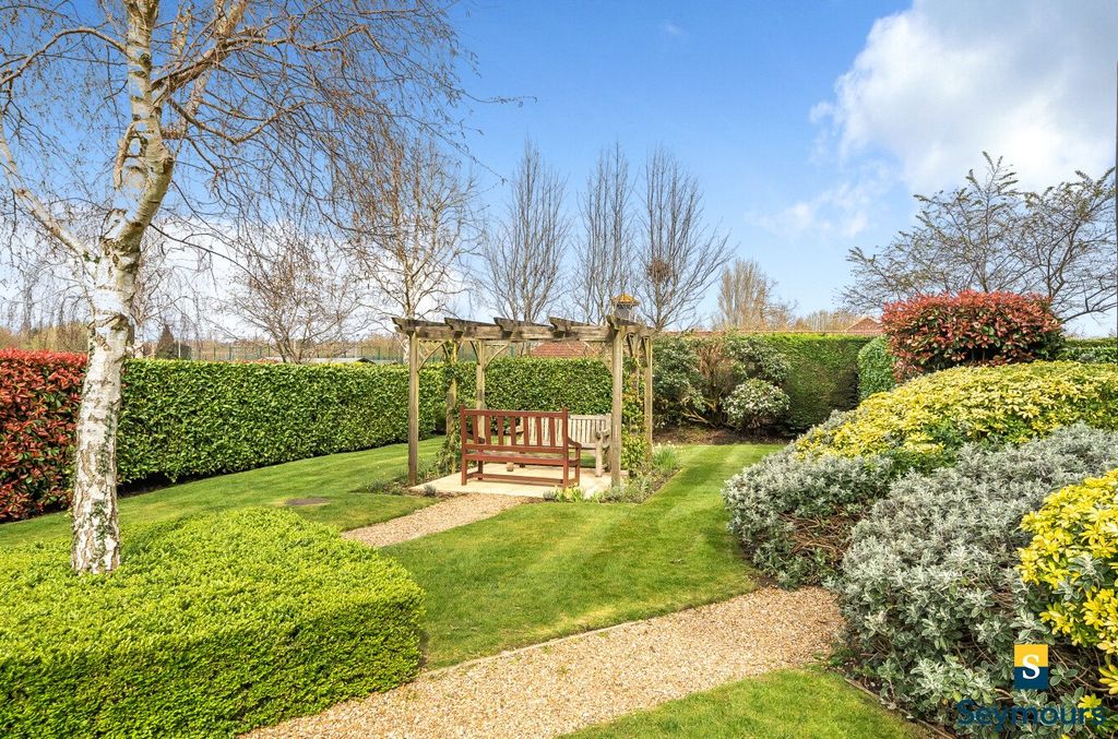 Property photo 2 of 17 Garden