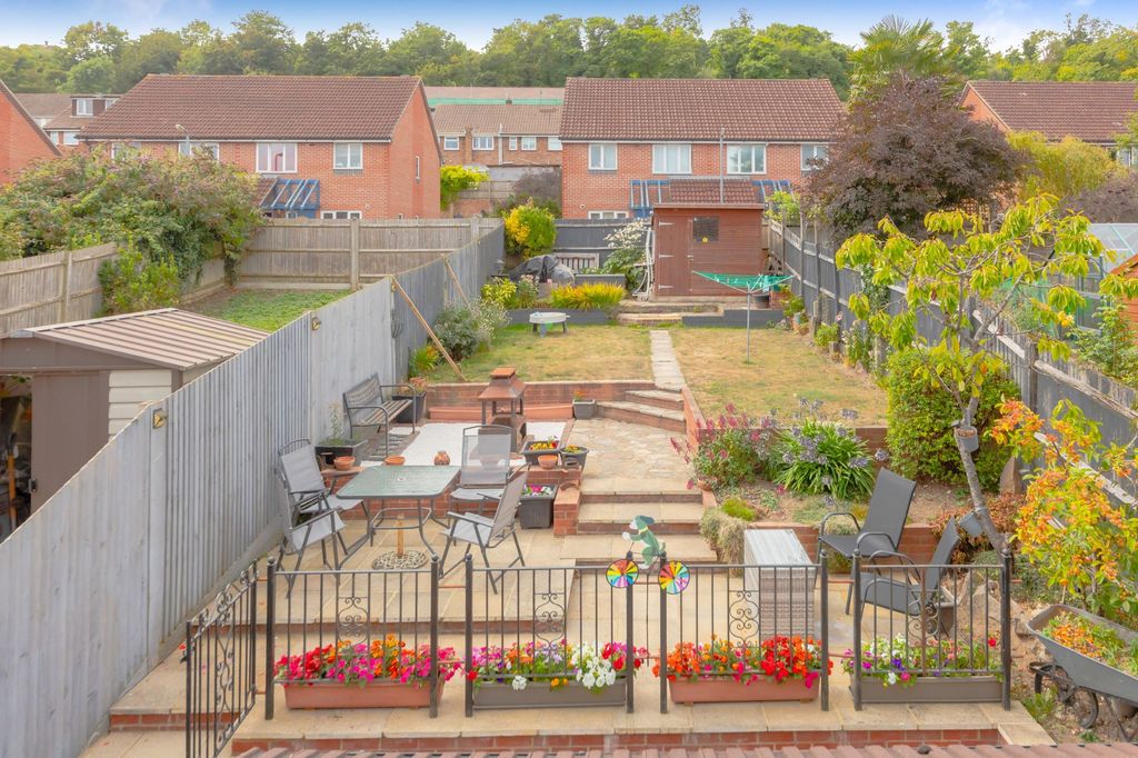 Property photo 2 of 16