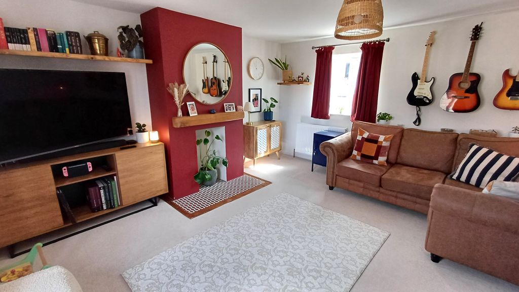 Property photo 2 of 19
