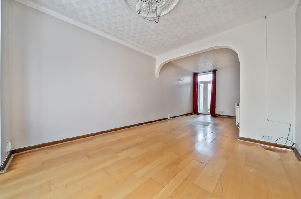 Property photo 3 of 13 1422119-1-69A7Fb5...