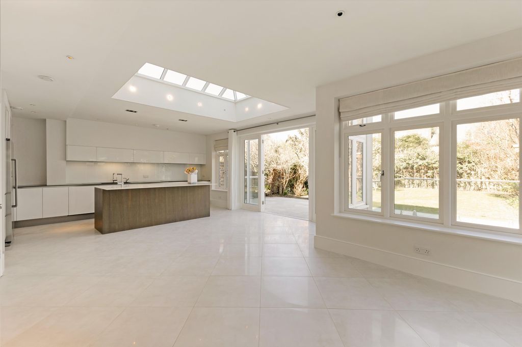 Property photo 3 of 20 Image