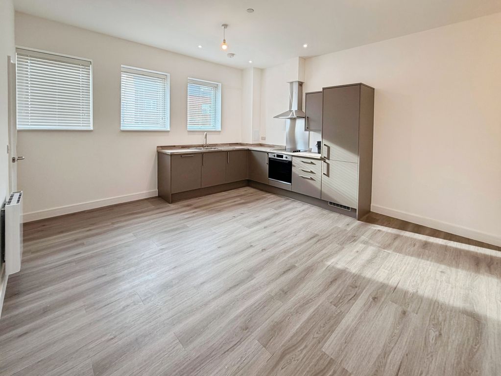 Property photo 3 of 20 Kitchen