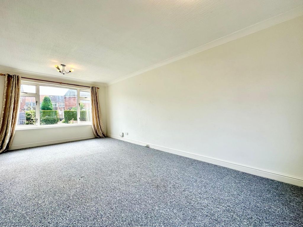 Property photo 3 of 9 3