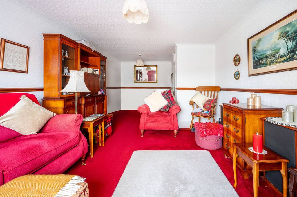 Property photo 3 of 11