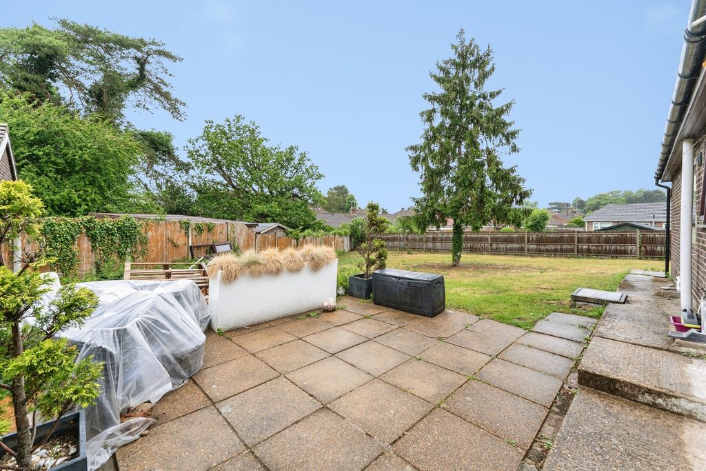 Property photo 2 of 17