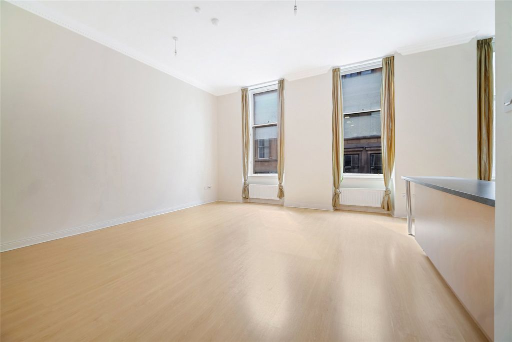 Property photo 2 of 17 Picture No. 08