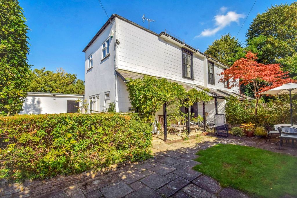 Property photo 1 of 28