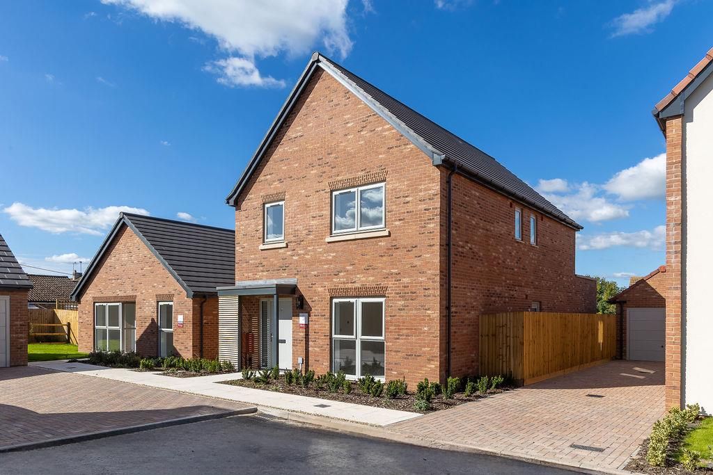 Property photo 1 of 17 Newland-Worton-2-017 (2).Png