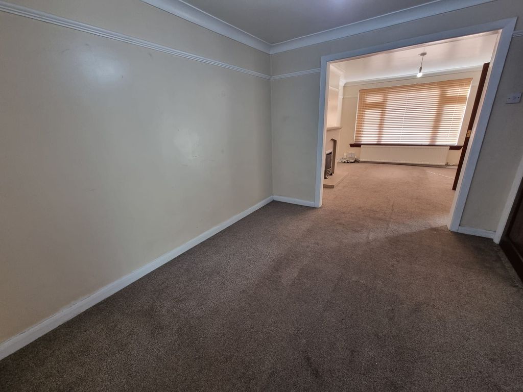 Property photo 3 of 13 Photograph 3