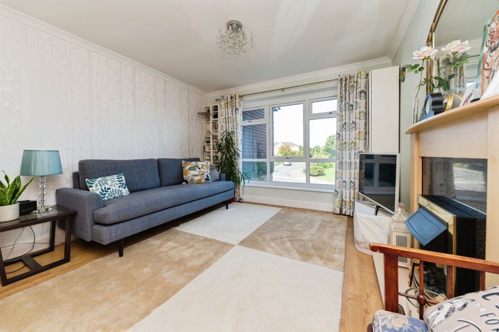 Property photo 2 of 17 Kitchen / Dining Room: