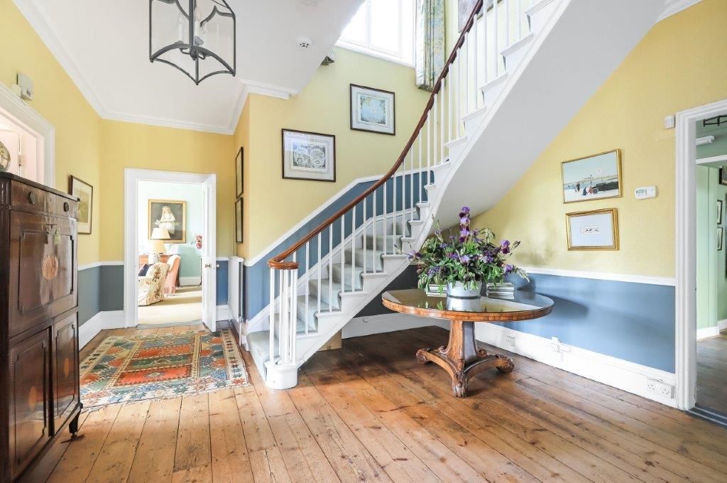 Property photo 3 of 24 Image