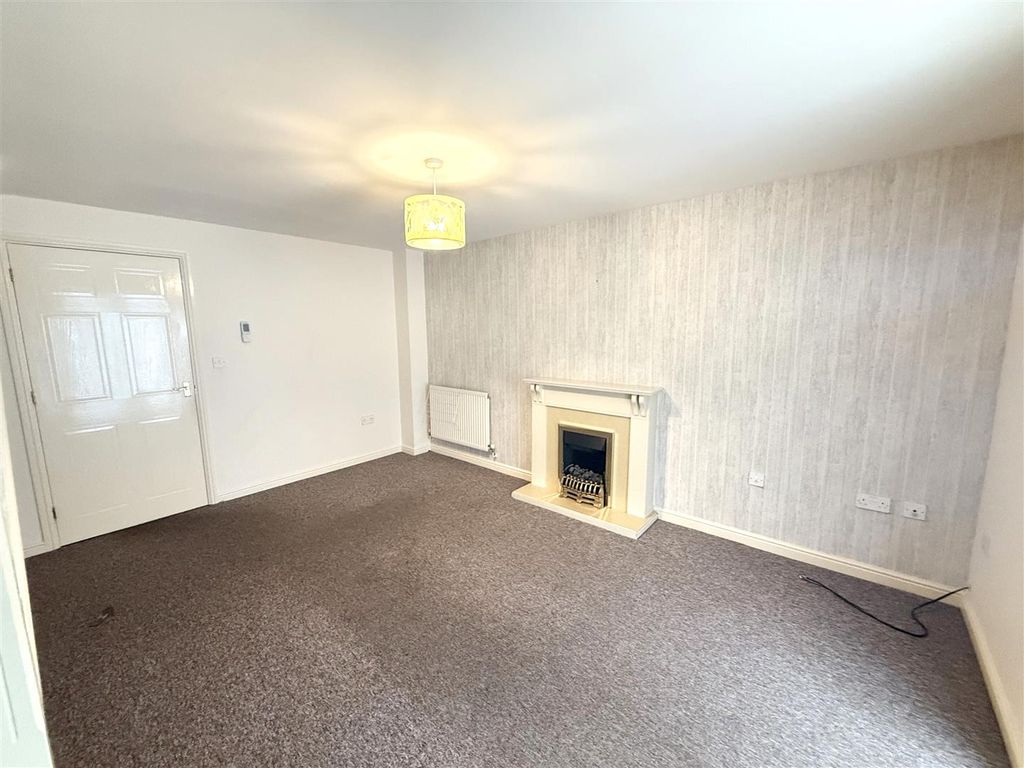 Property photo 3 of 10 Lounge / Diner