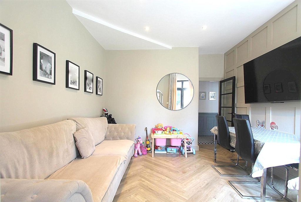 Property photo 3 of 11 Lounge 1.Jpg