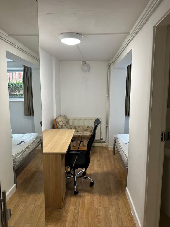 Property photo 3 of 5 Photograph 4