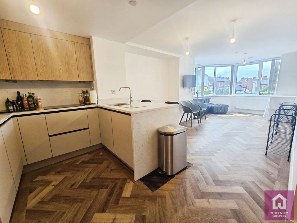 Property photo 3 of 13 Pbox-Img.Jpg