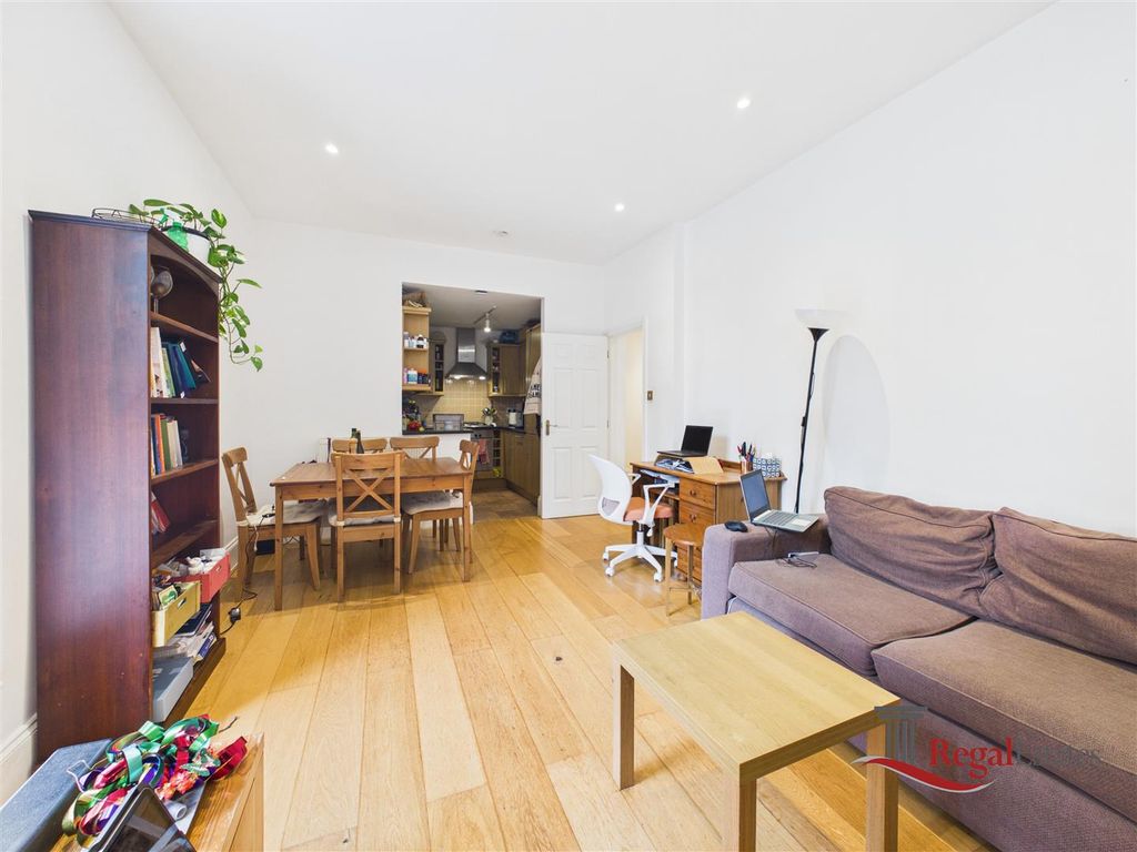 Property photo 2 of 10 Cam02489G0-Pr0296-Still009.Jpg