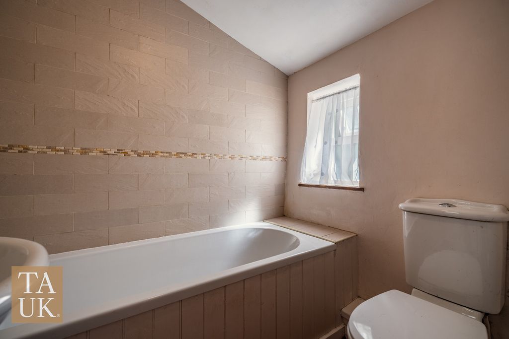 Additional image 10 of 2 bed cottage for saleLon Pant, Llanfairpwllgwyngyll LL61