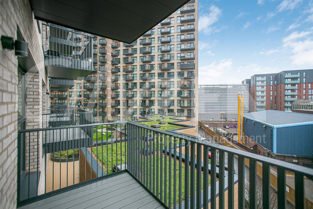 Property photo 3 of 20 Balcony