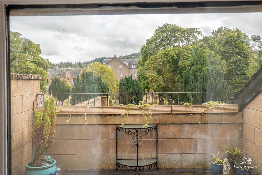 Property photo 2 of 20 Dsc02586-Hdr.Jpg