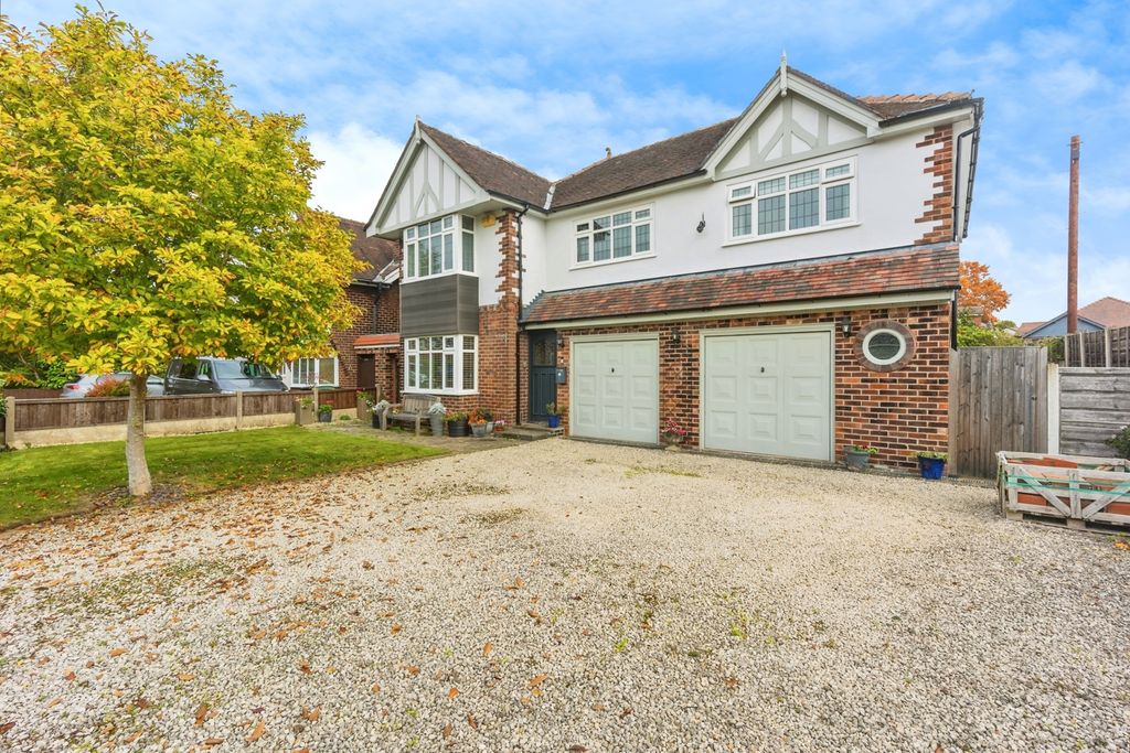 Property photo 2 of 27 Photo