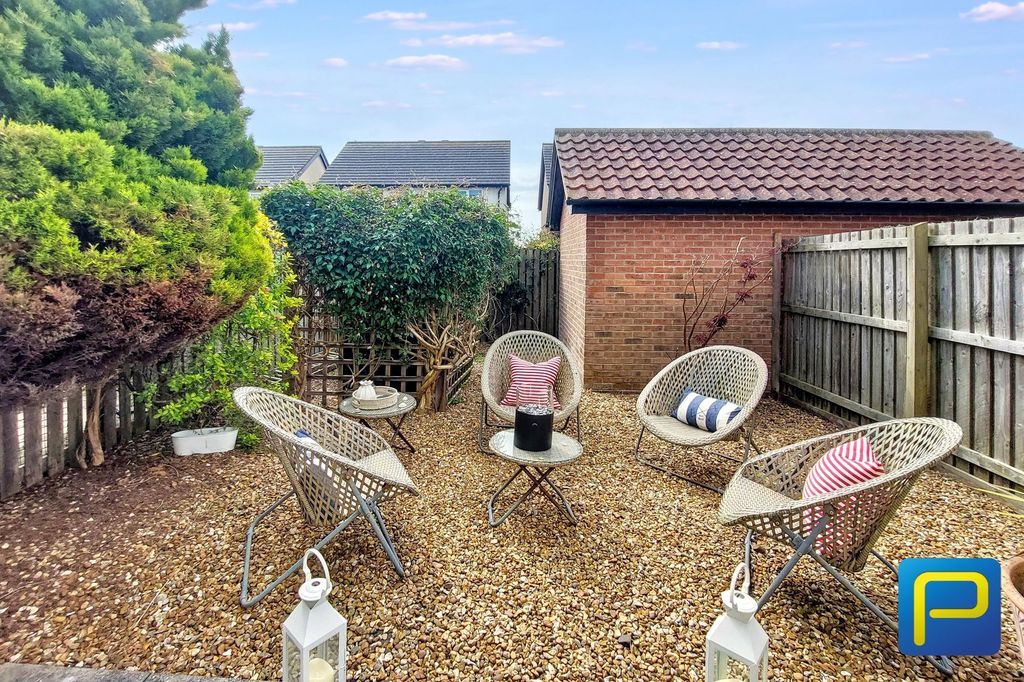 Property photo 2 of 18