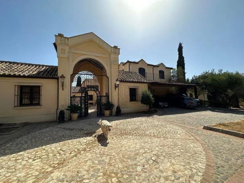 Property photo 3 of 10