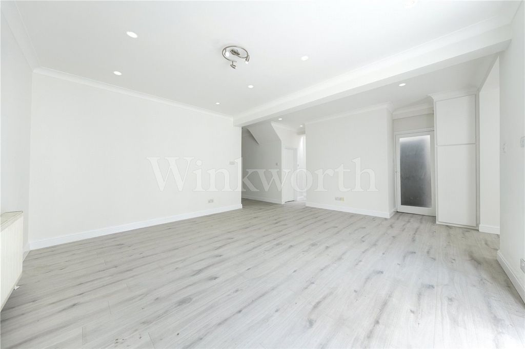 Property photo 2 of 15 Picture No. 14