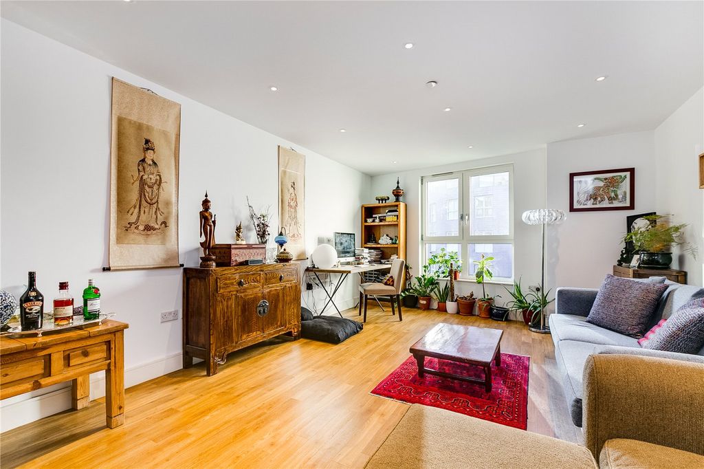 Property photo 3 of 11