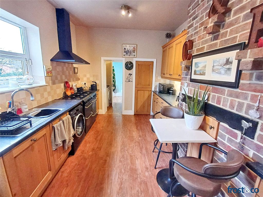 Property photo 3 of 27 Kitchen
