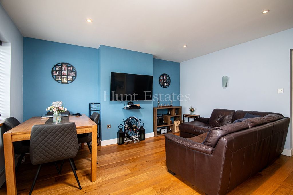 Property photo 2 of 17 Not Specified