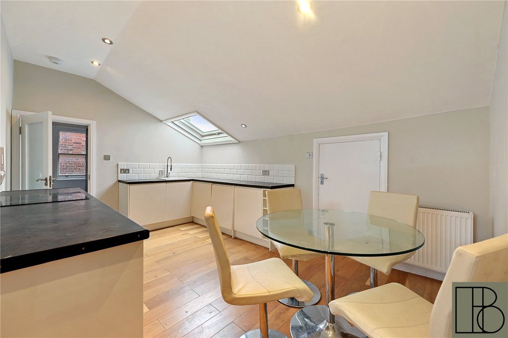 Property photo 2 of 10 Picture No. 22