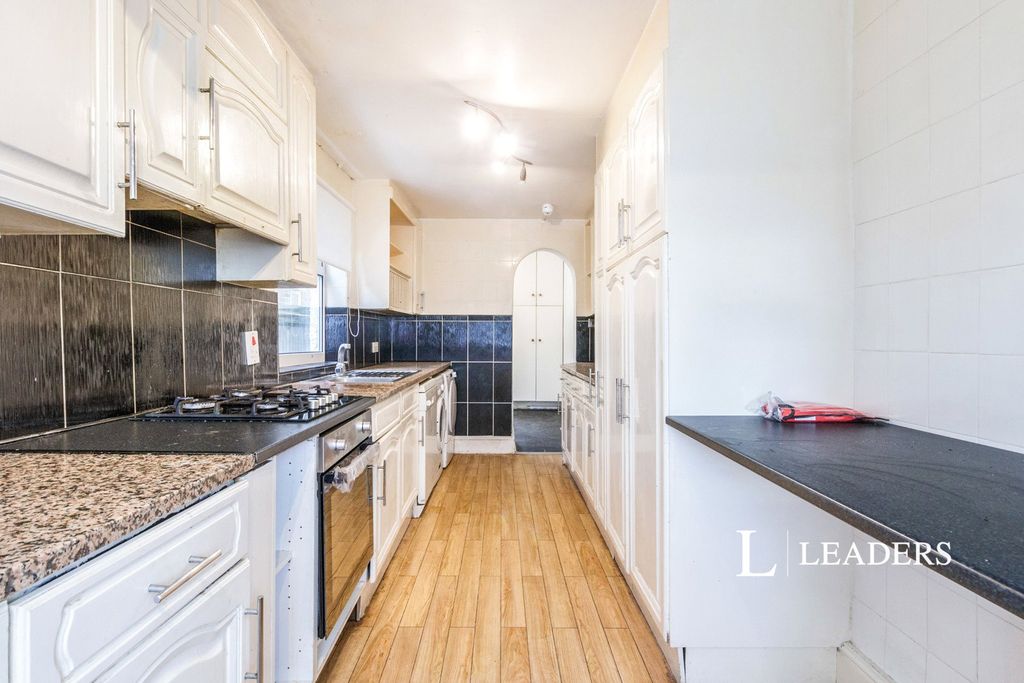 Property photo 1 of 11 Photo