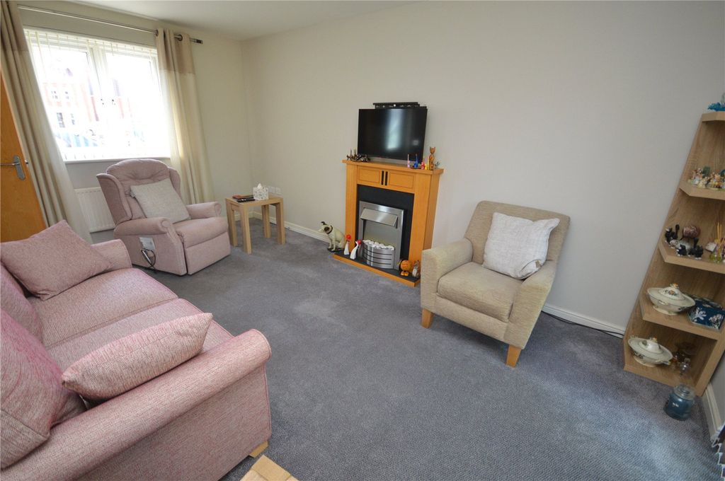 Property photo 2 of 15 Living Room