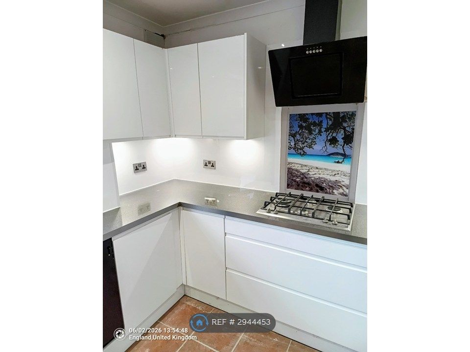 Property photo 2 of 12 Kitchen (Ground Floor)