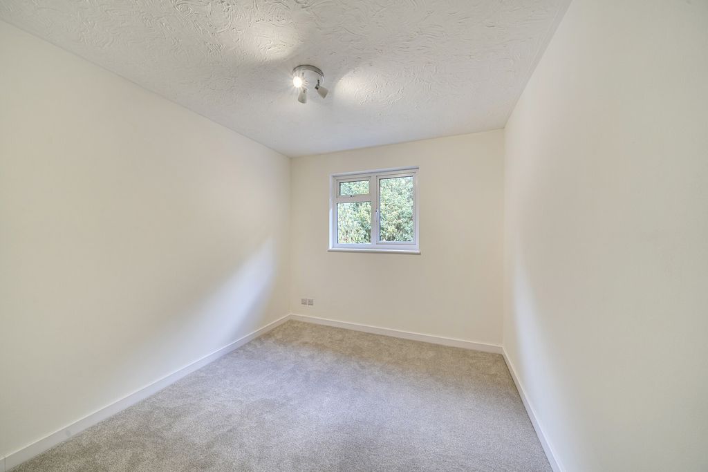 Property photo 3 of 18 1346924-3-68B5853...