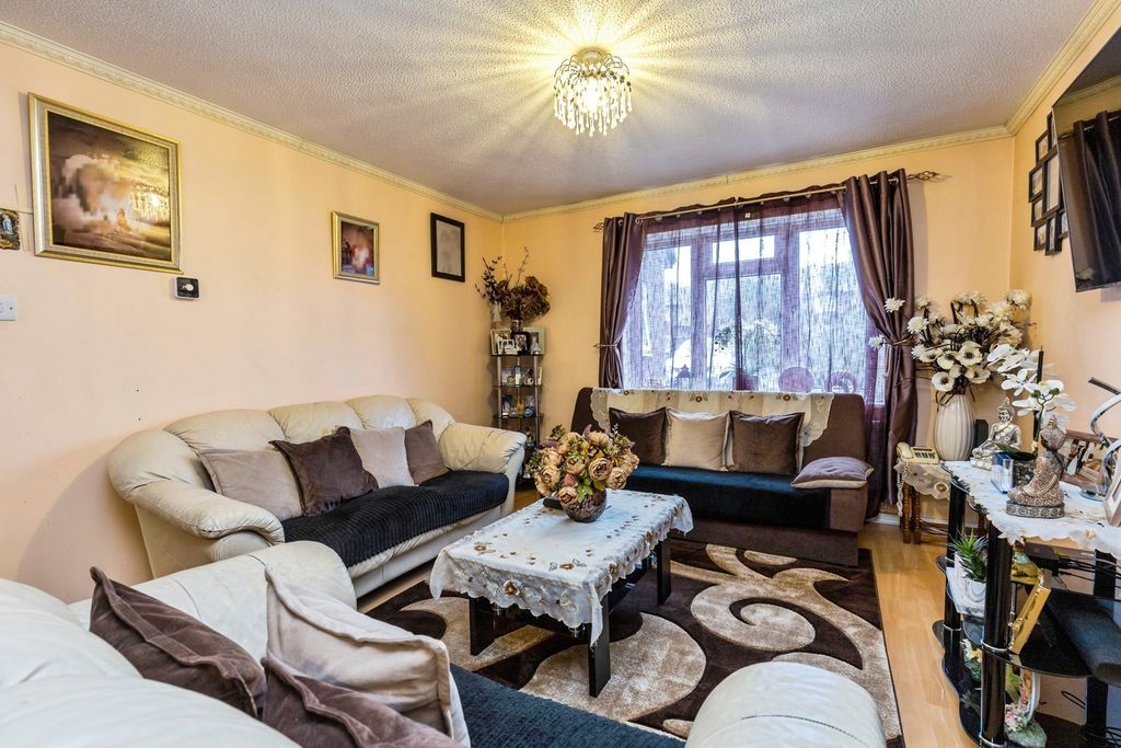 Property photo 2 of 17 Pbox-Img.Jpg