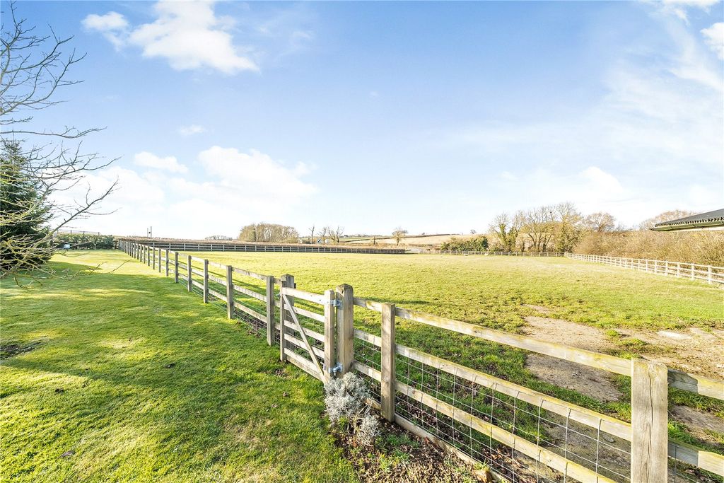 Property photo 2 of 20 The Paddock