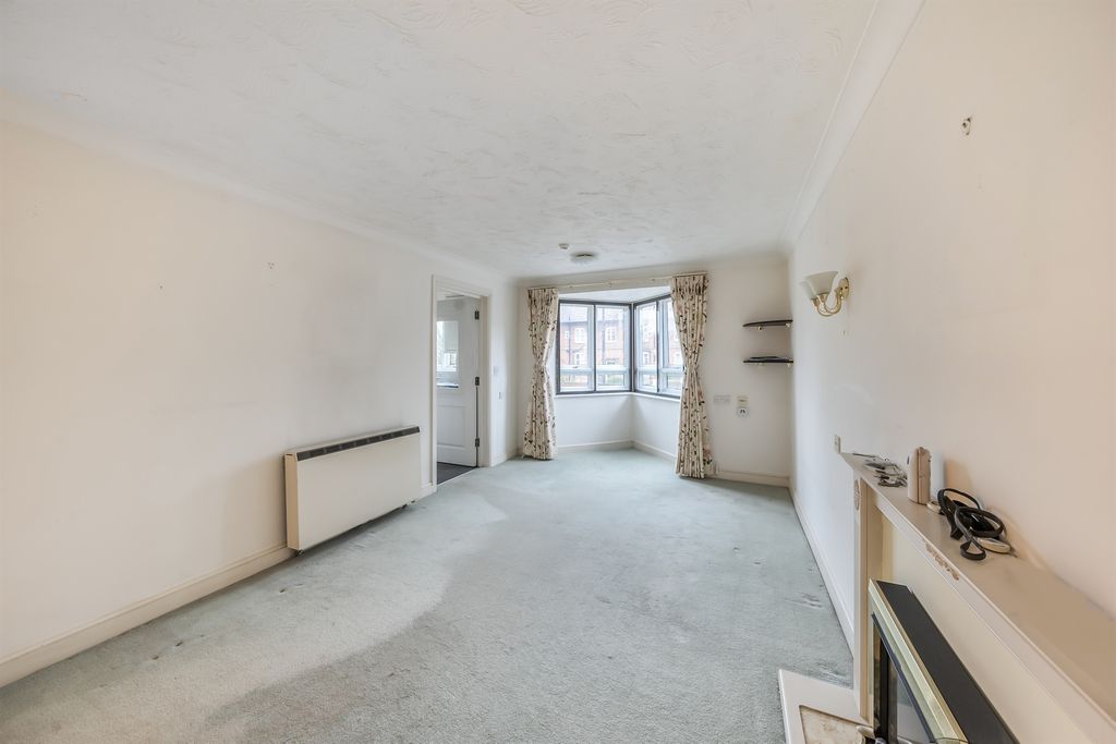 Property photo 3 of 12