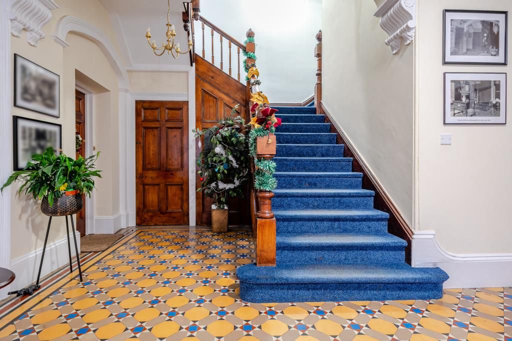Property photo 3 of 21 Entrance Hallway