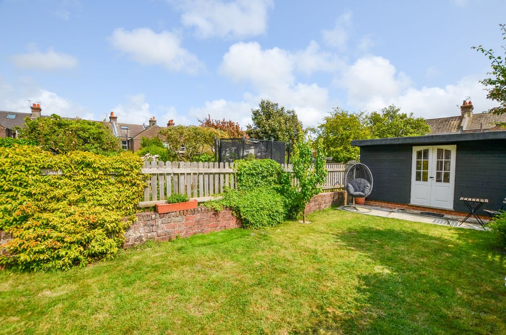 Property photo 2 of 26