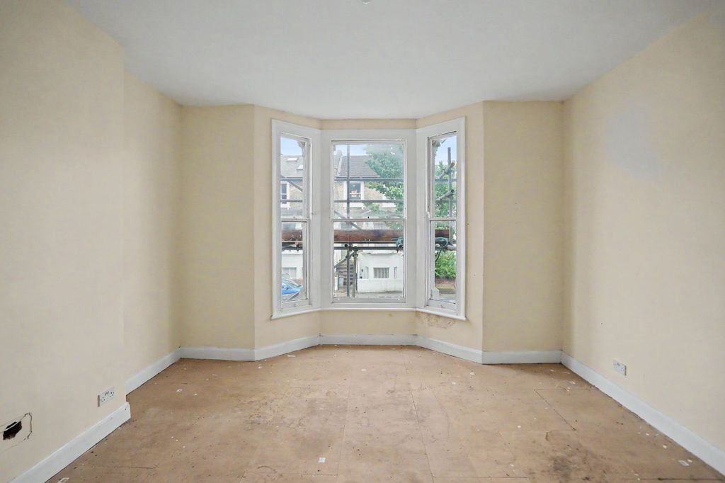 Property photo 3 of 9 22B Benbow Road, London W6 0Ag