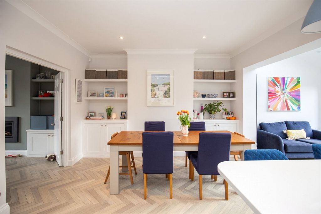 Property photo 3 of 28 Picture No. 14